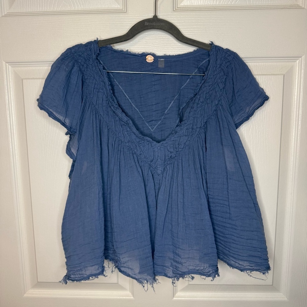 FP One by Urban Outfitters Cropped Flowy Blue Ruffled Boho Blouse GUC